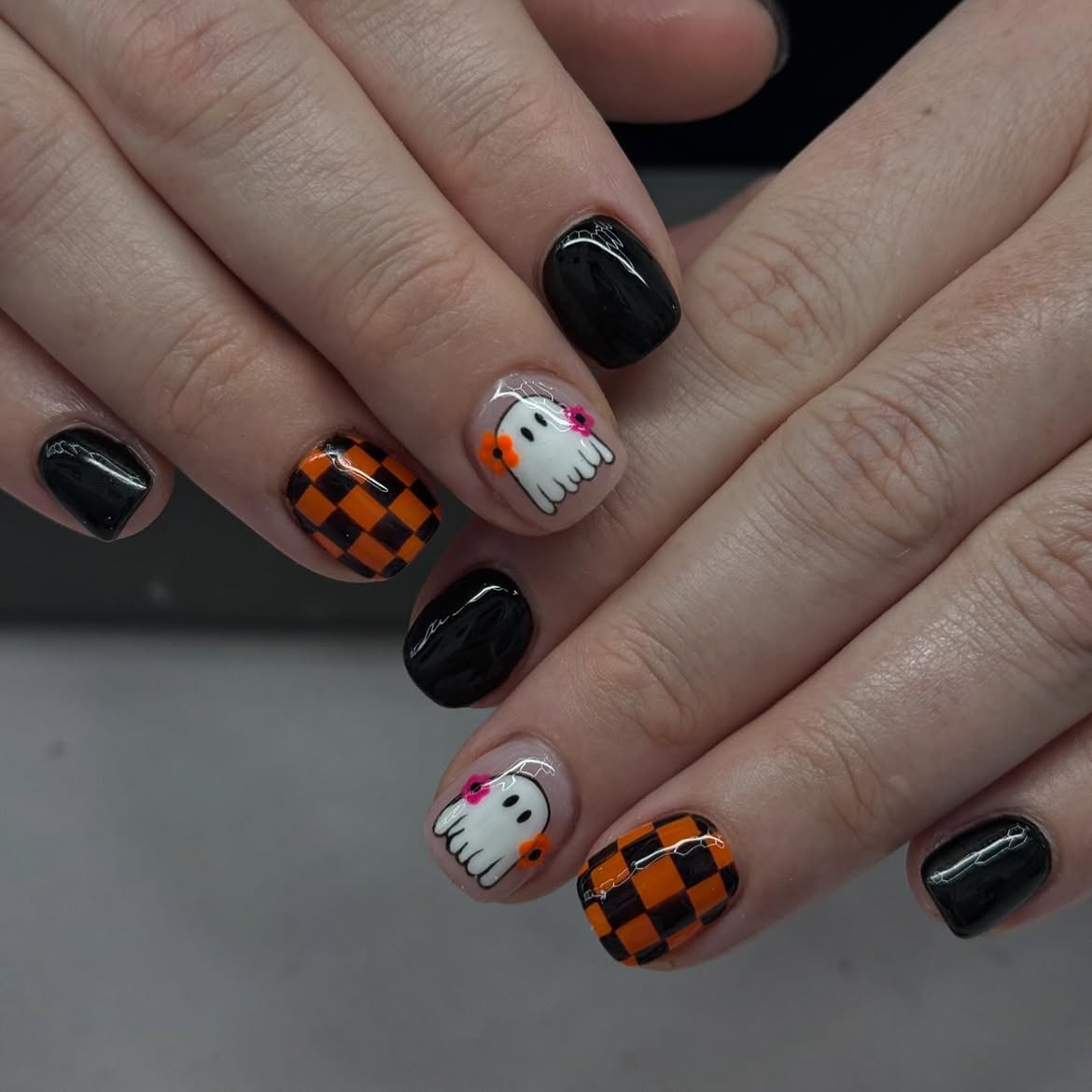 Spooky Ghost & Checkered Halloween Short Nails