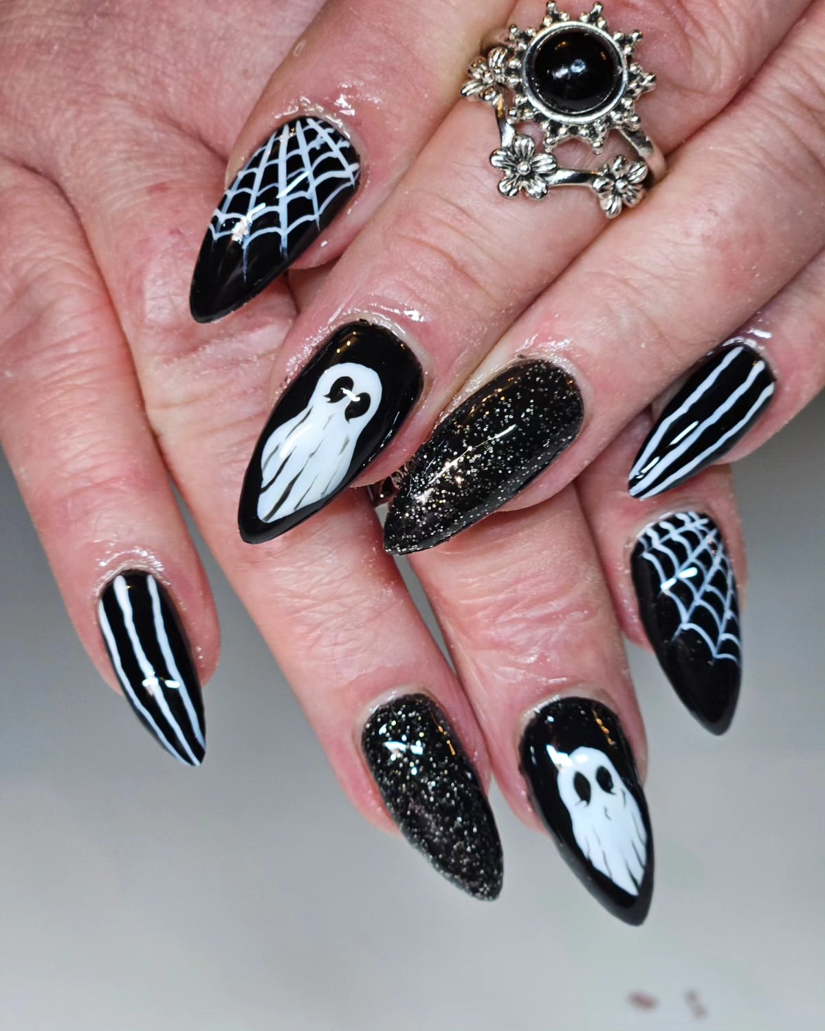 Spooky Halloween Black Ghost Spiderweb Nails