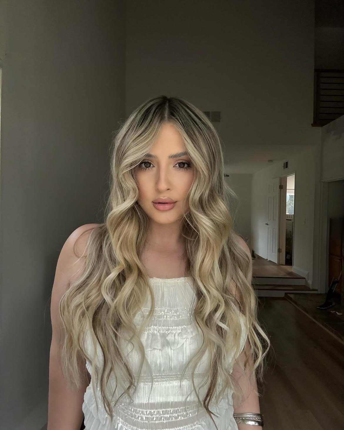 Sun-Kissed Honey Blonde Beach Waves