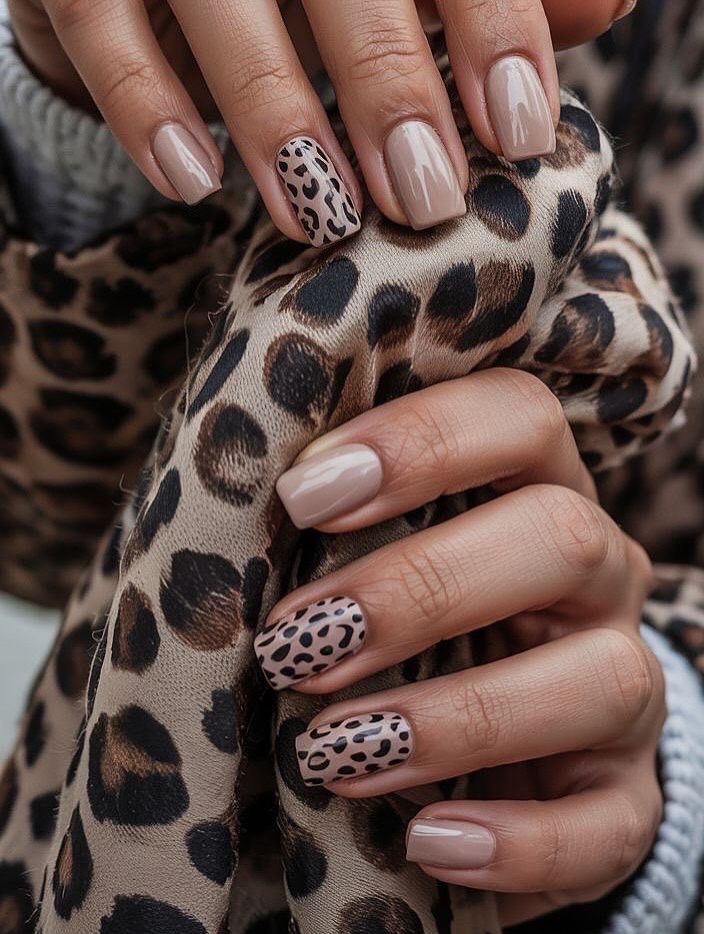 Taupe Leopard Print & Solid Glossy Nails
