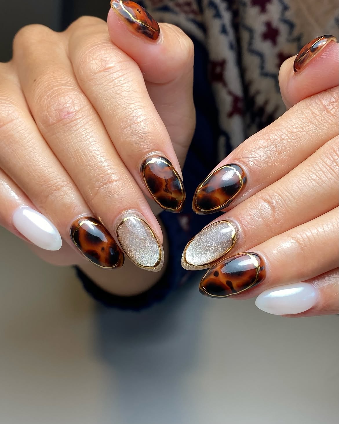 Tortoiseshell Aura with Gold Outline