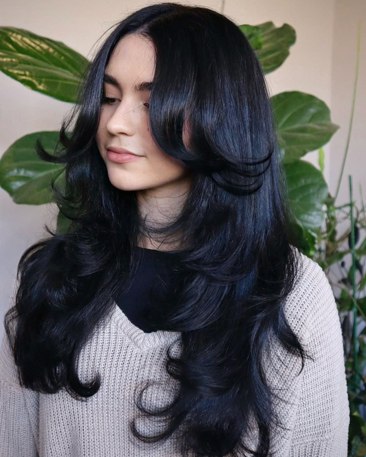 Volume-Rich 90s Layers With Face-Framing