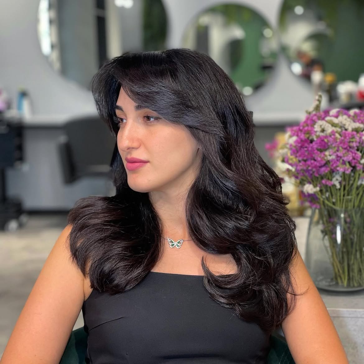 Voluminous Blowout With Face Framing Layers