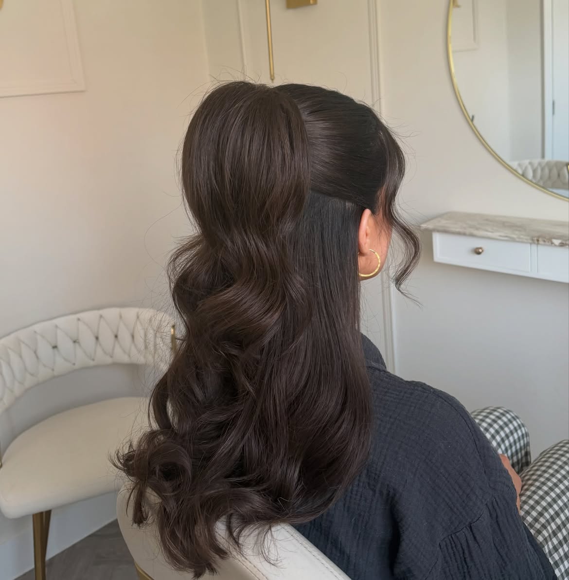 Voluminous Half Up High Ponytail With Loose Waves