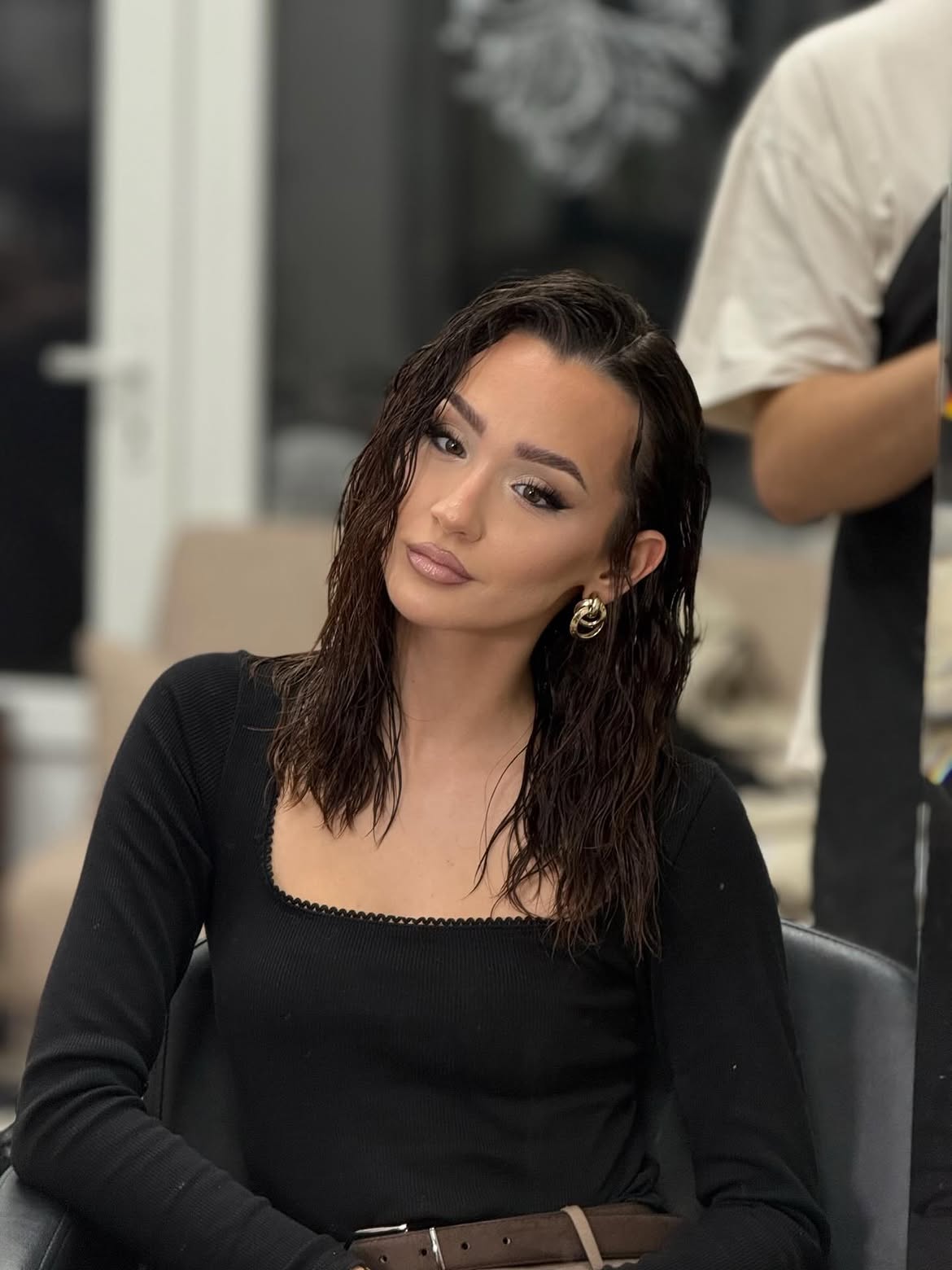 Wet Look Shoulder Length Espresso Lob
