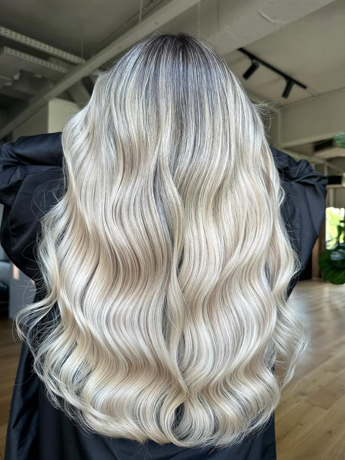 Ash Blonde Waves With Dark Root Blend