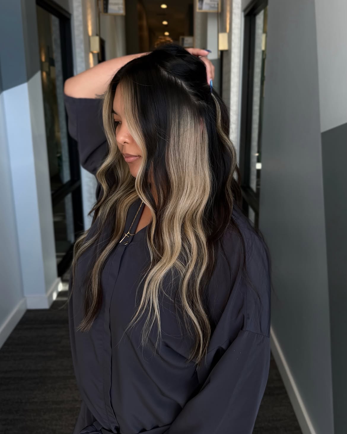 Bold Skunk Stripe With Soft Waves