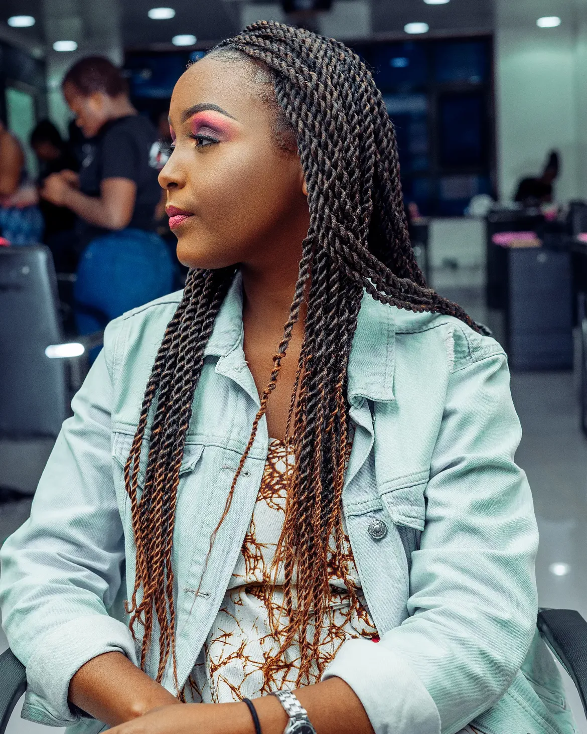 Chic Two-Tone Box Braids With Wavy Ends