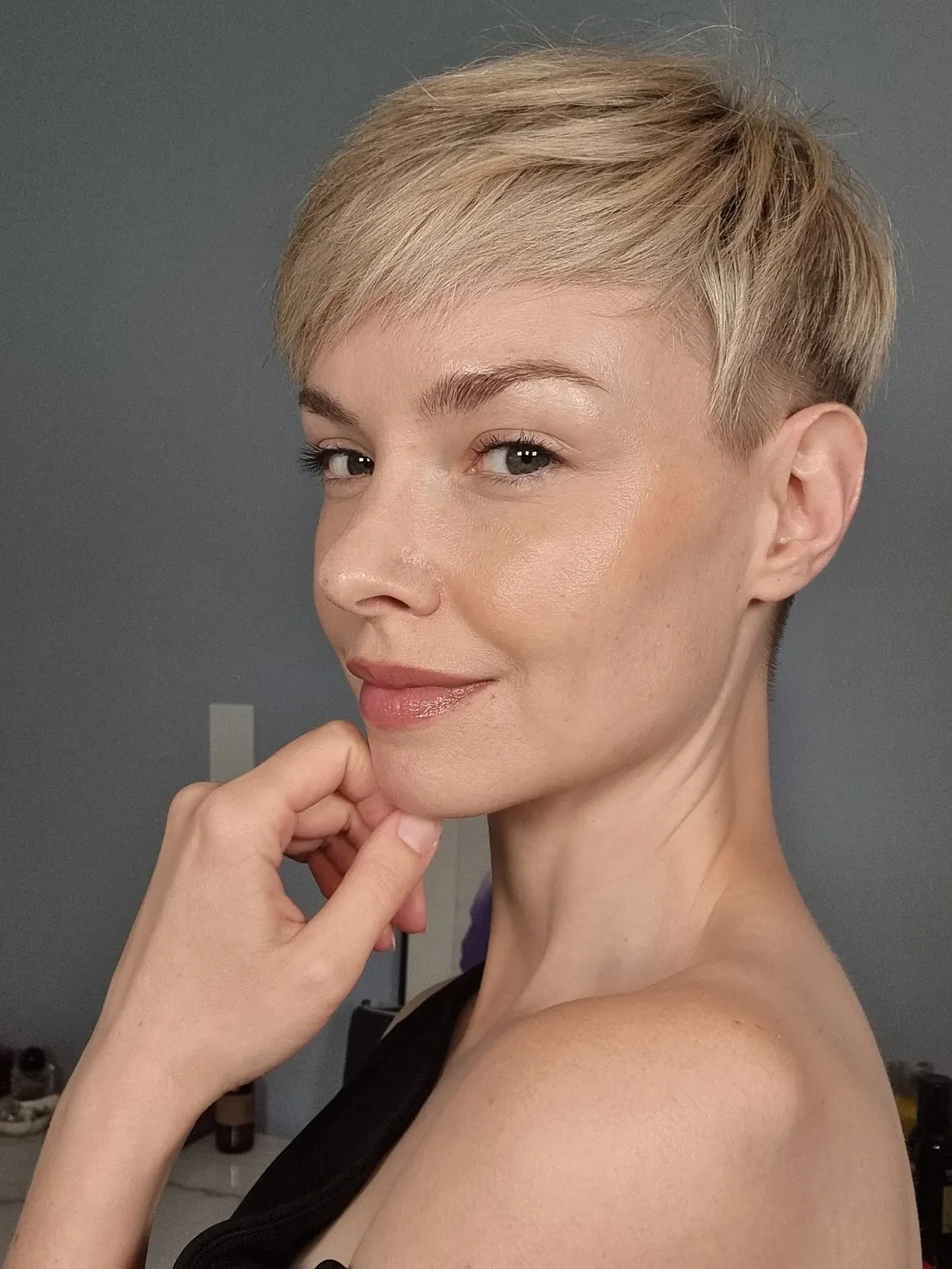 Choppy Pixie With Textured Crown And Undercut