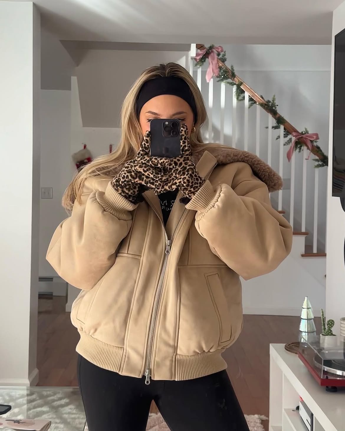 Cozy Faux Suede Bomber With Leopard Print Gloves