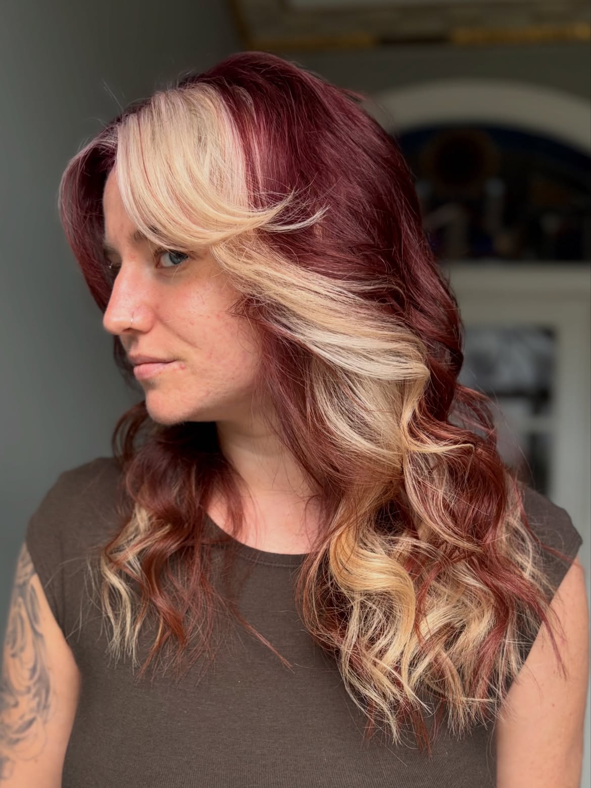 Crimson & Cream Money Piece With Loose Waves