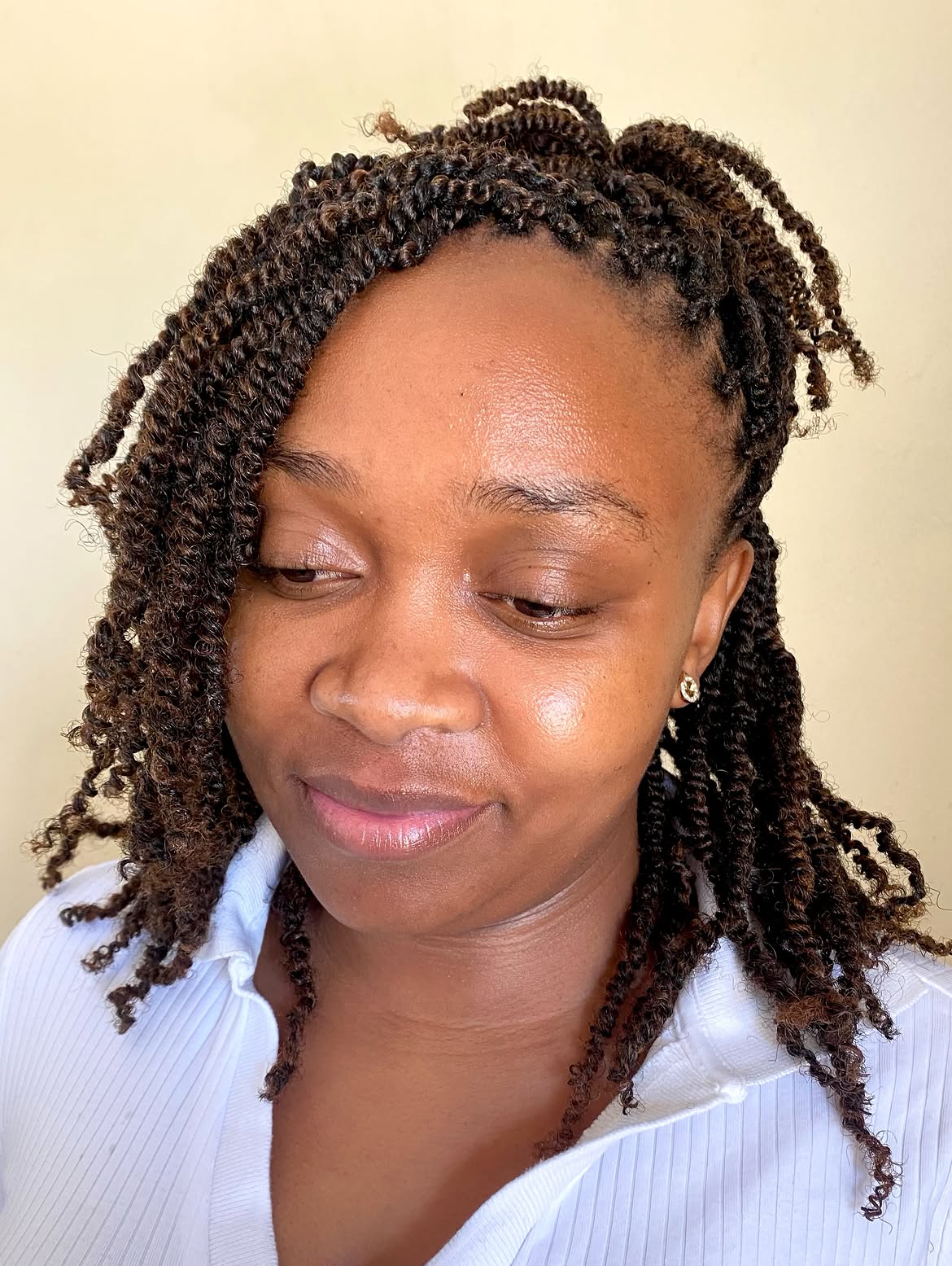 Defined Mini Twists With Springy Ends