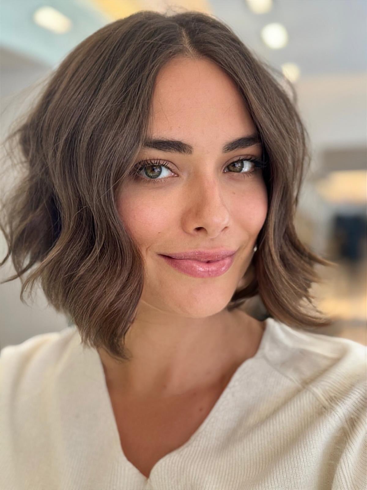 Effortless Chocolate Brown Wavy Bob