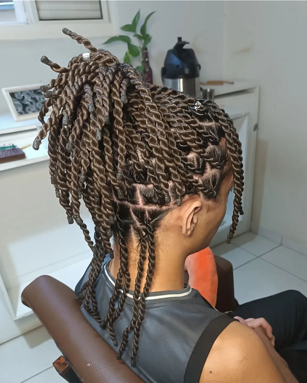 Elegant Rope Twists With Geometric Parting
