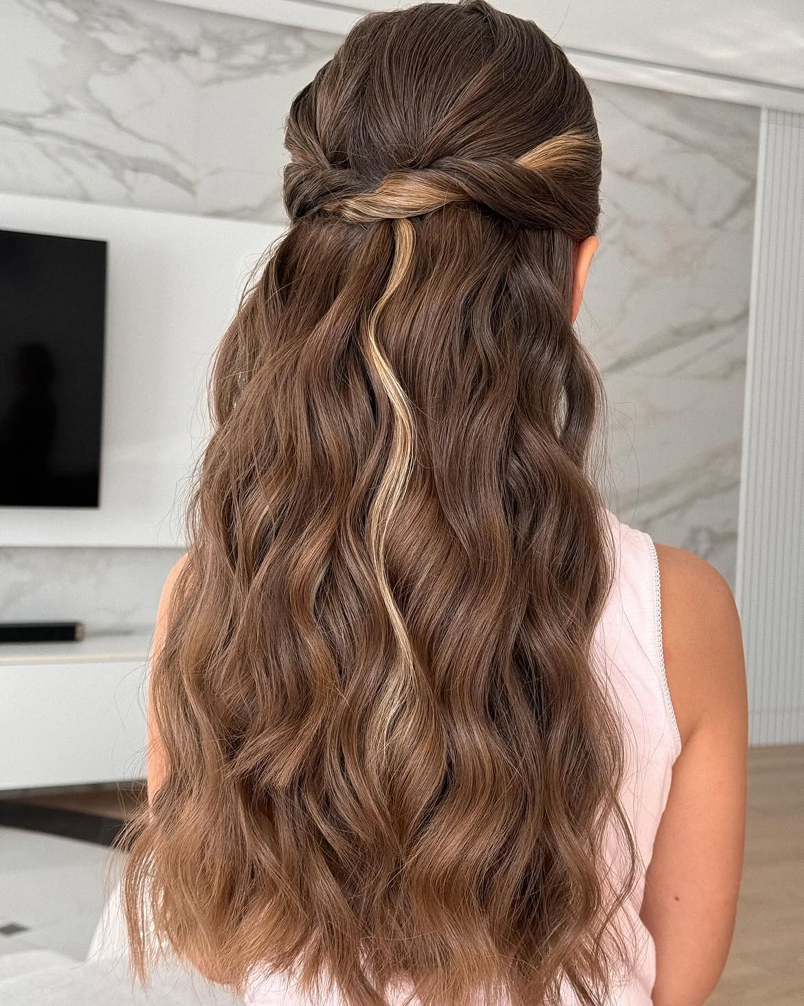 Elegant Twisted Half-Up Waves For Prom