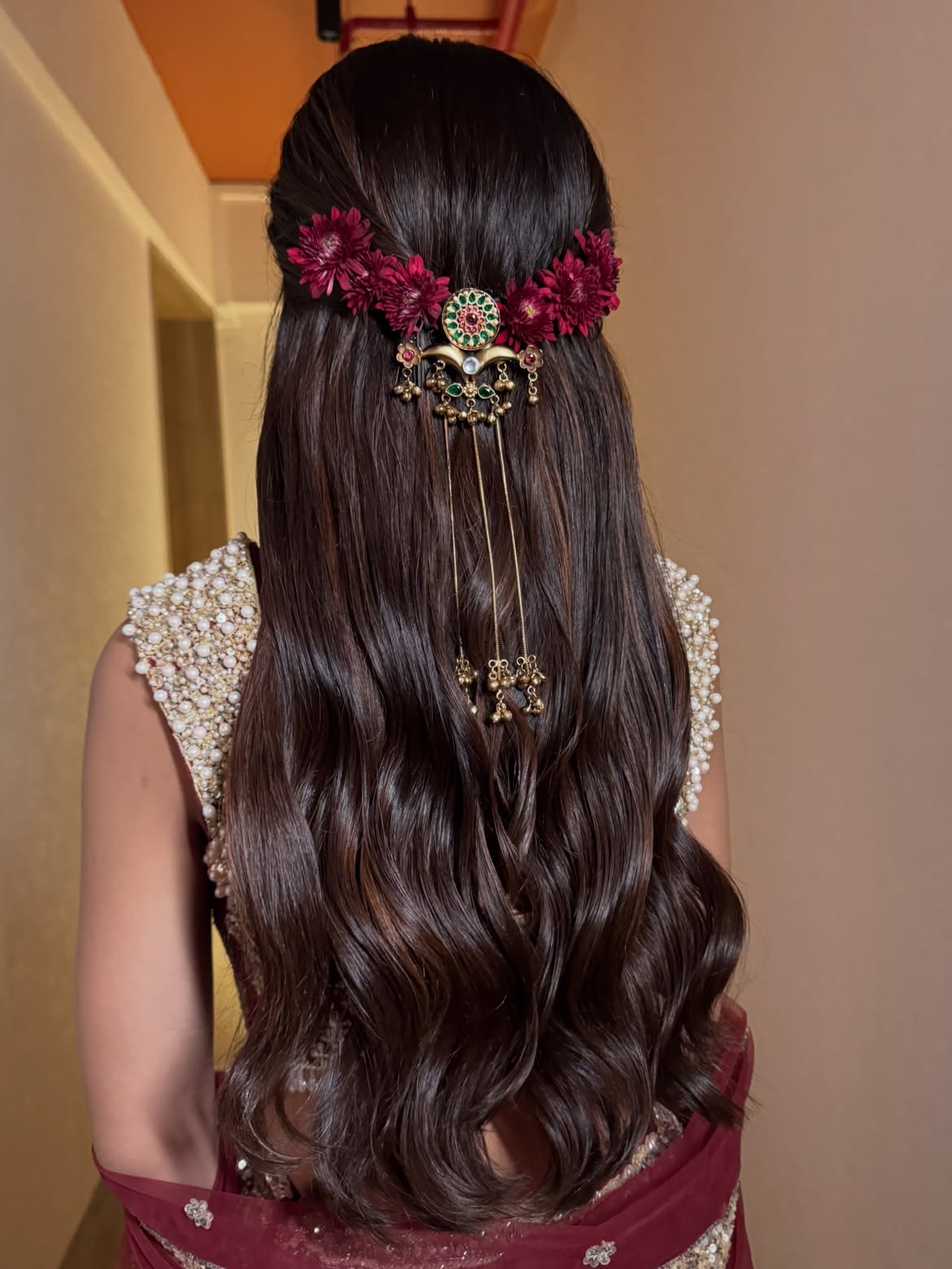 Exquisite Floral Hair Piece With Wavy Locks
