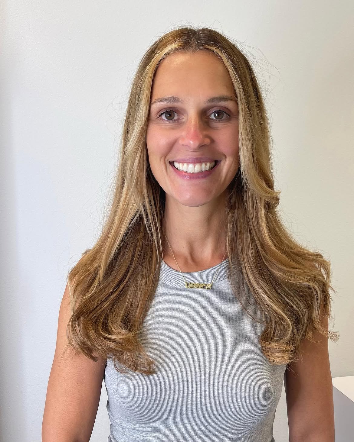 Face Framing Honey Blonde Layers For Thin Hair