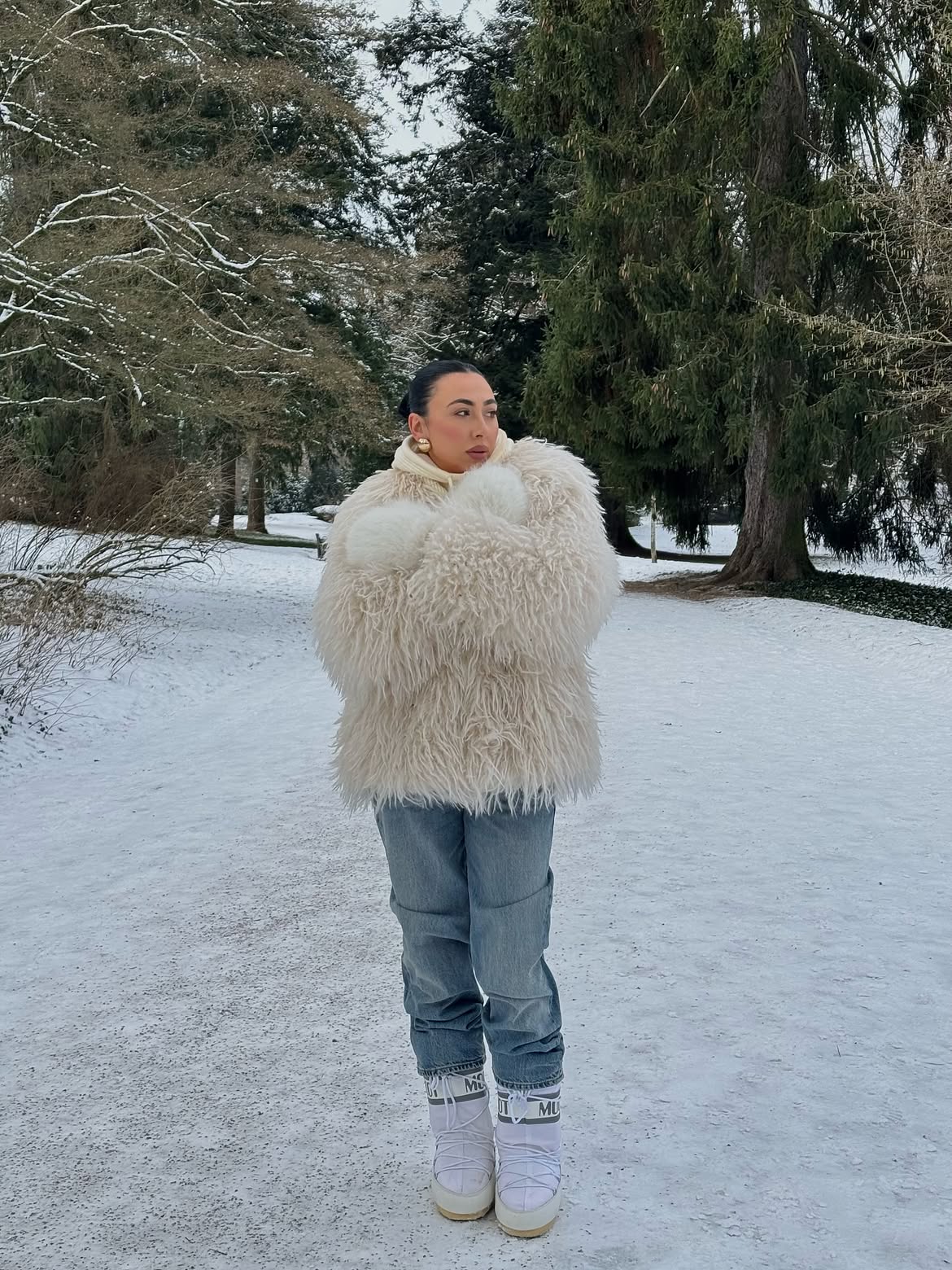 Fluffy Shaggy Coat And Snow Boots Winter Look