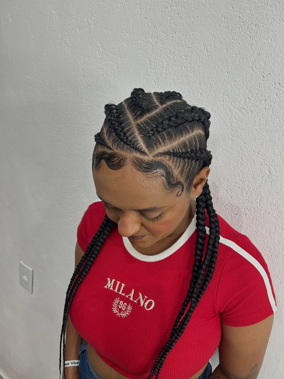 Geometric Cornrows With Defined Edge Waves