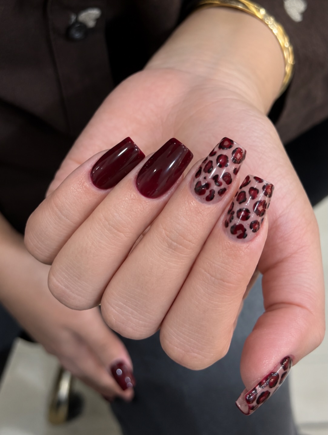 Glossy Burgundy And Leopard Print Square Nails