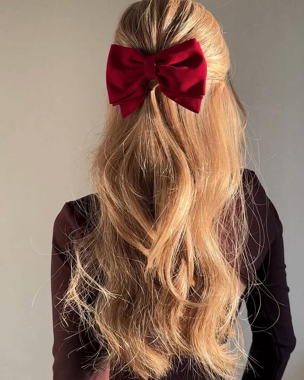 Half Up Blonde Waves With Red Bow