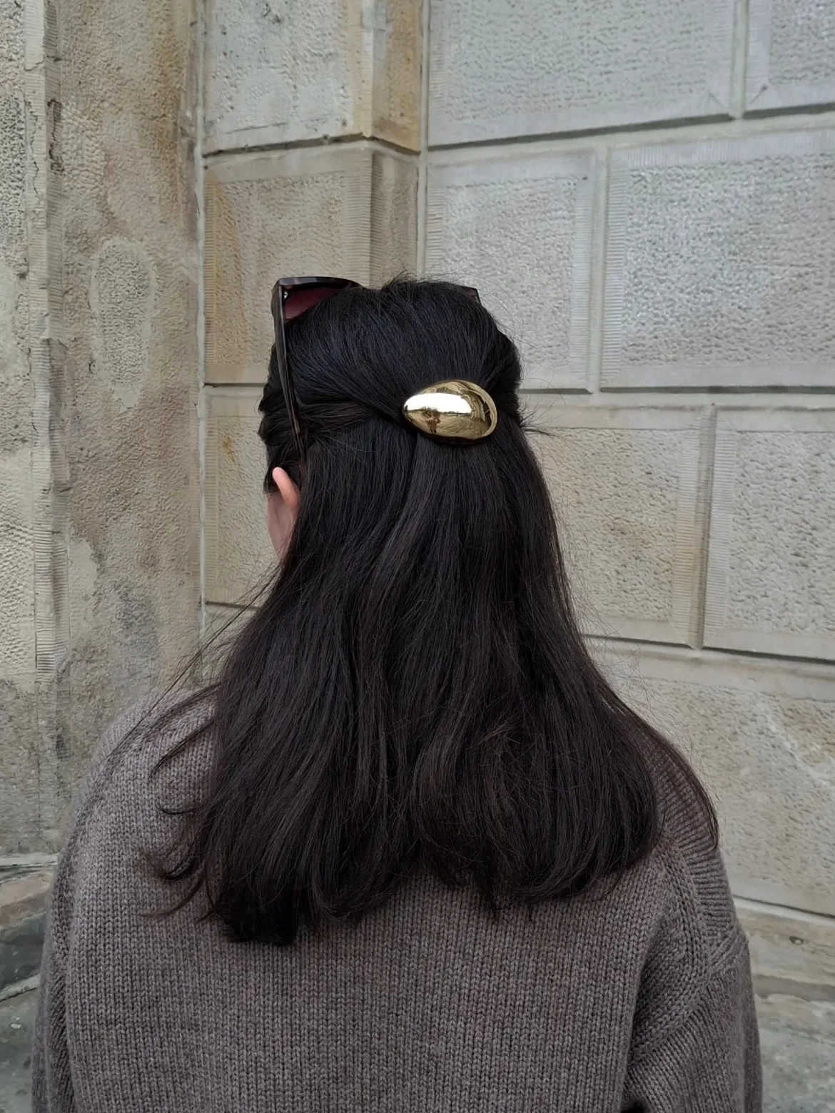 Half Up Hair With Gold Sculptural Clip