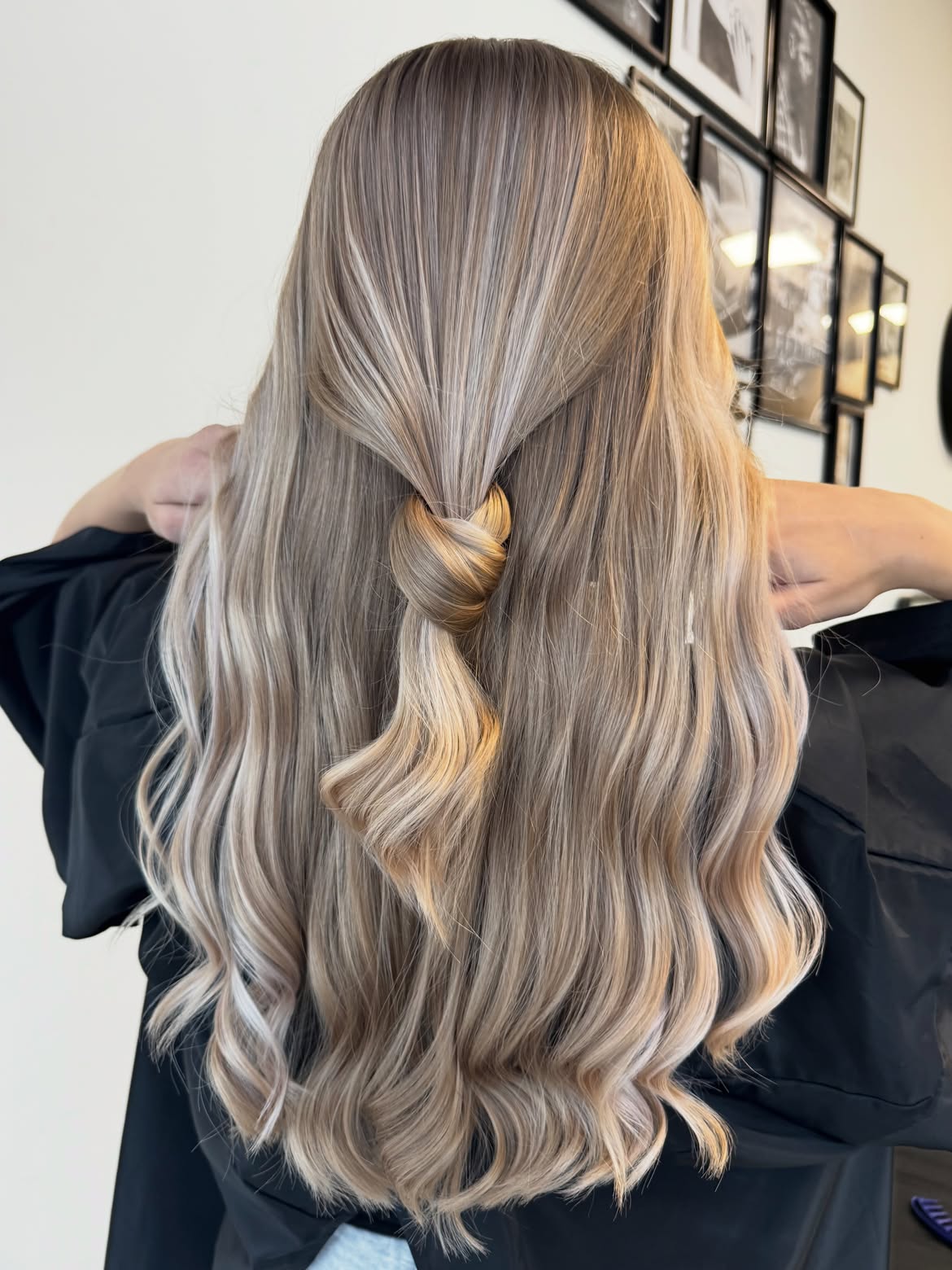 Knotted Blonde Waves With Subtle Root Smudge