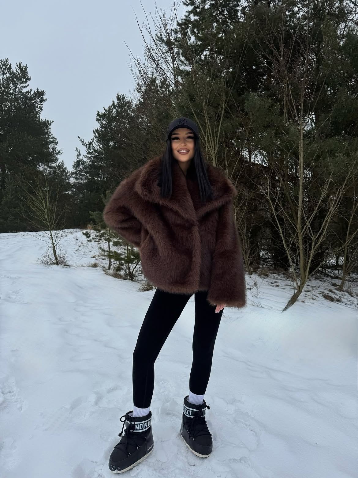 Oversized Brown Fux Fur Coat With Snow Boots