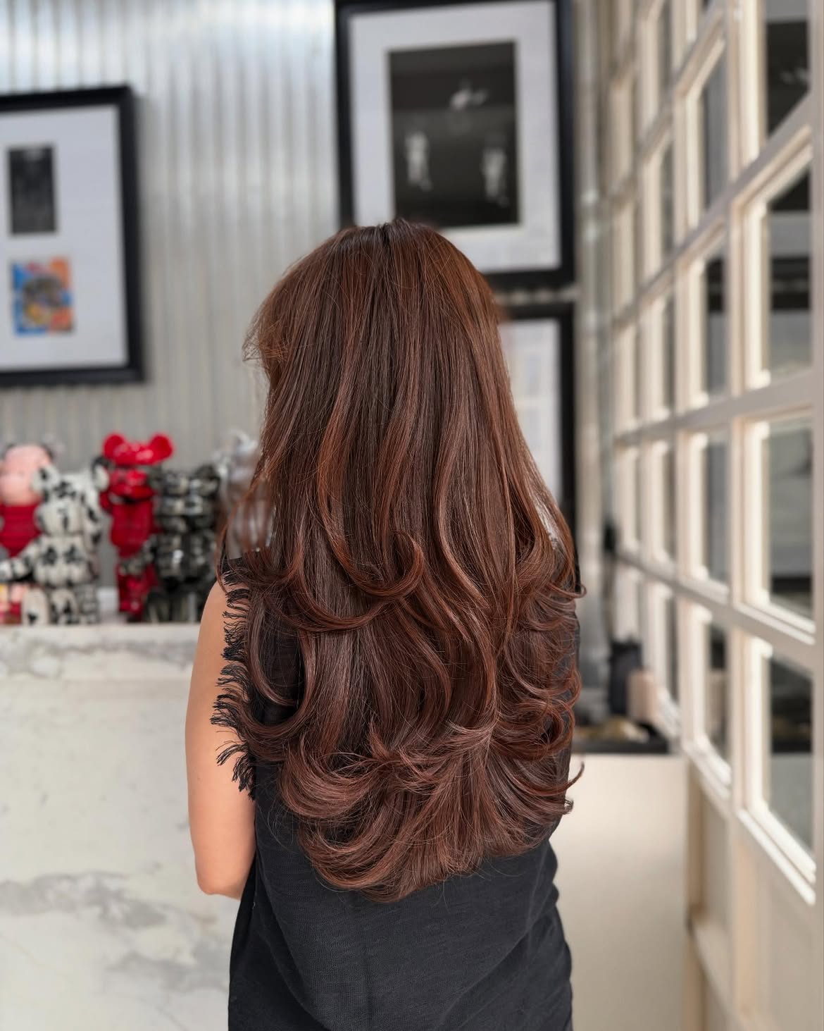 Rich Auburn Layers With Voluminous Waves
