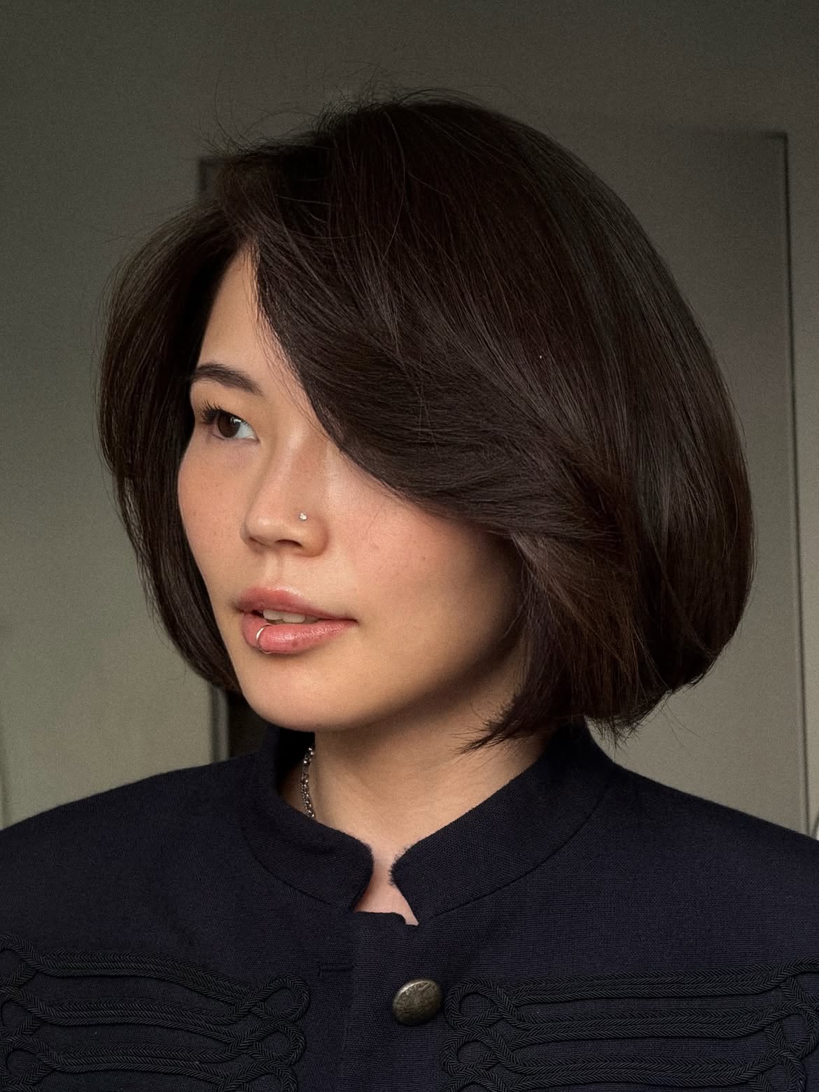 Seamless Collarbone Bob With Subtle Face-Framing Layers