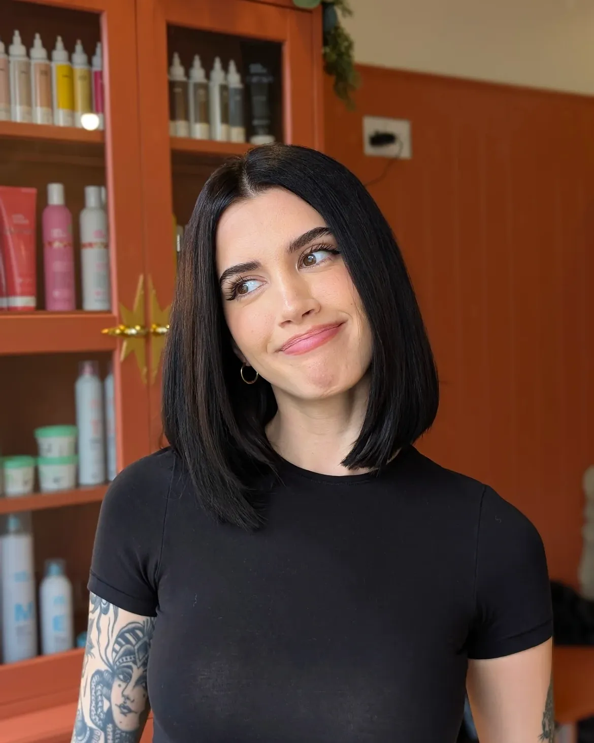 Sleek Dark Bob With Subtle Face-Framing Layers
