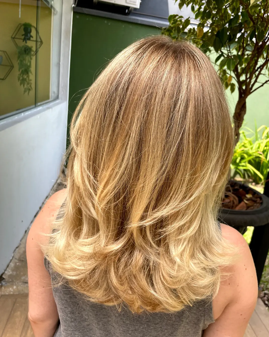 Soft Layered Honey Blonde Collarbone Cut