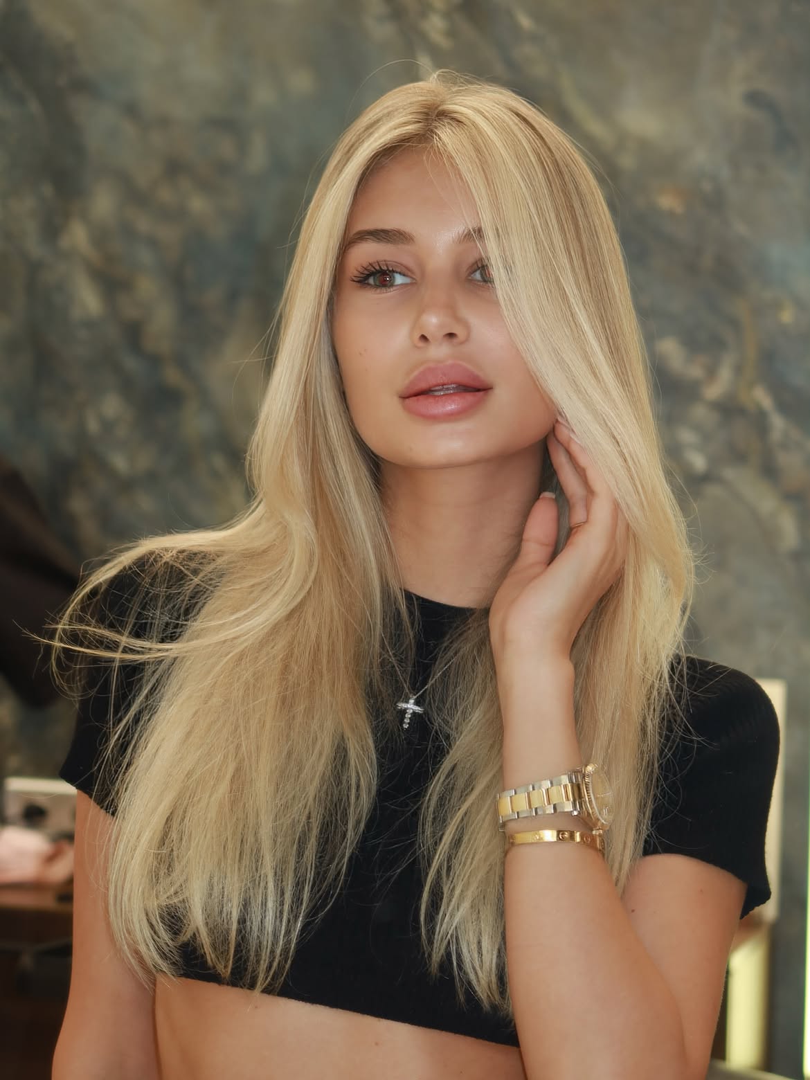 Soft Neutral Blonde With Face Framing Layers