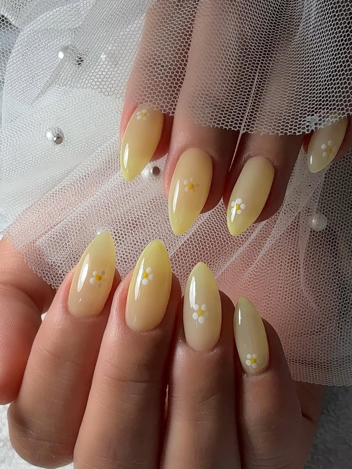 Soft Yellow Daisy Almond Nails