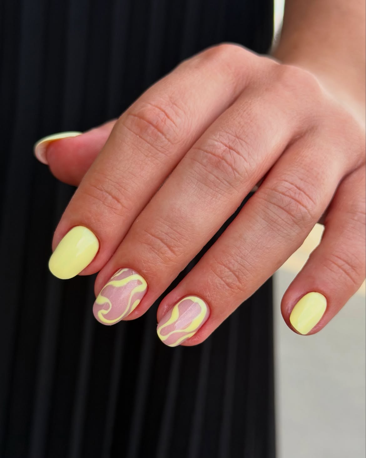 Soft Yellow Swirl Abstract Medium Oval Nails