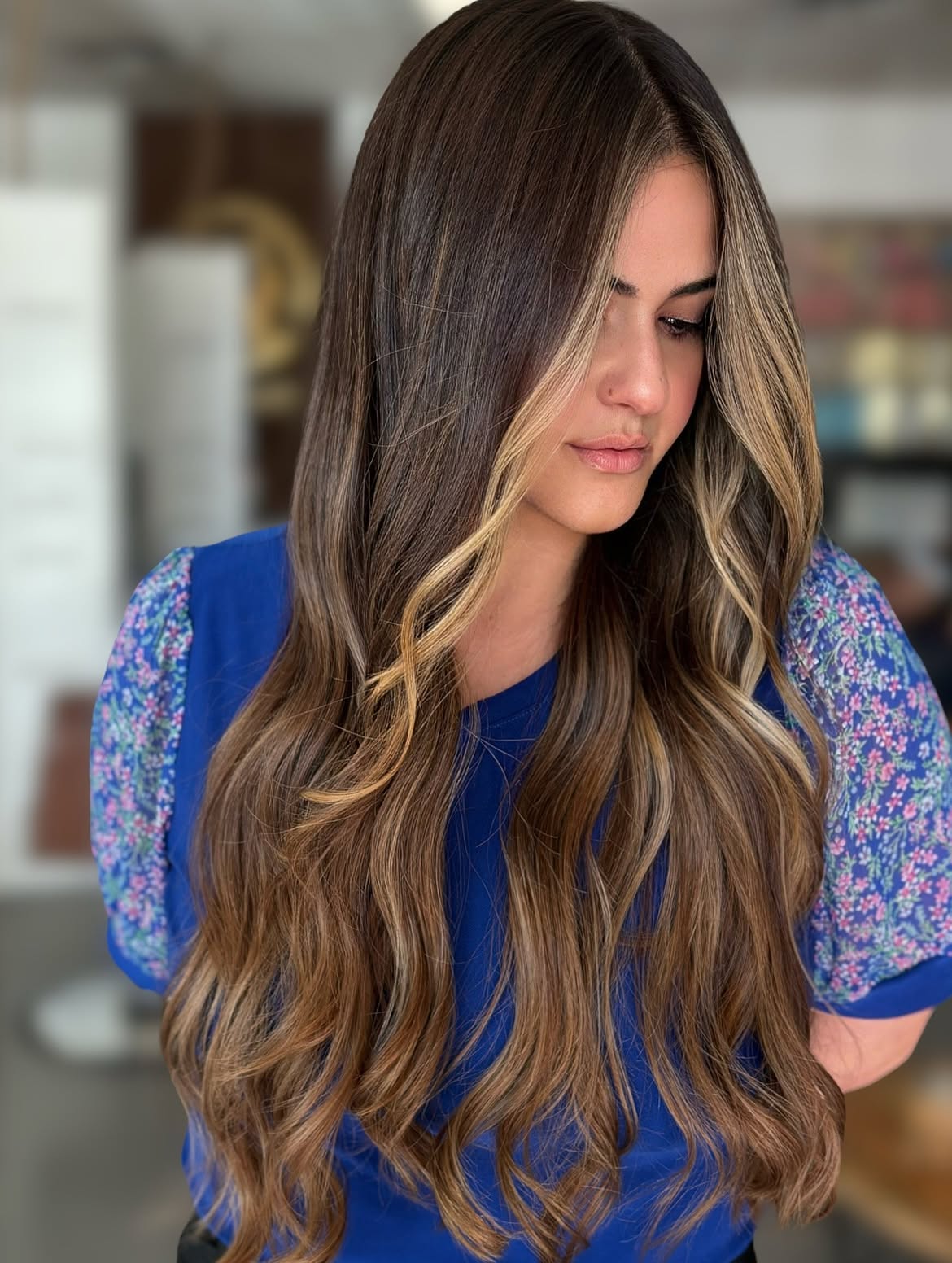 Sun-Kissed Honey Blonde Money Piece Waves