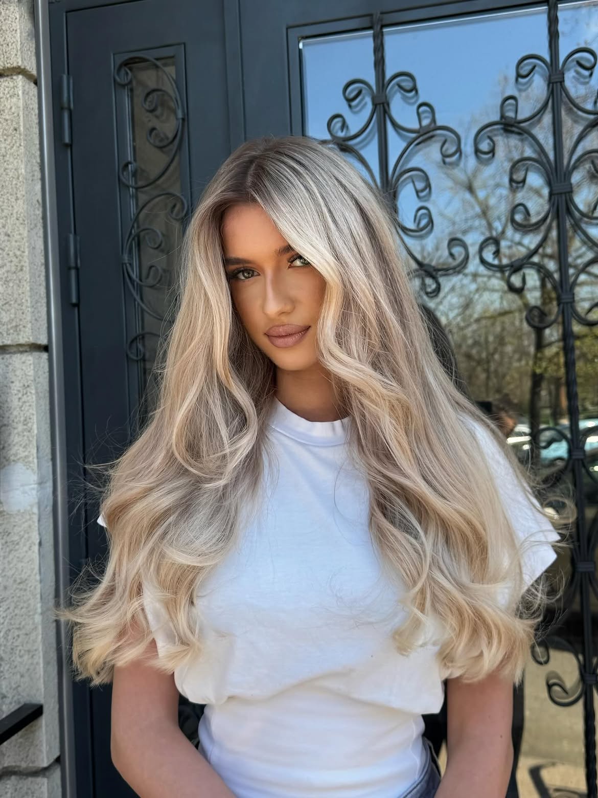 Tousled Honey Blonde Waves With Face Framing Layers