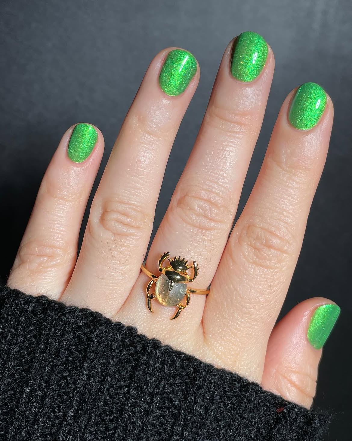 Vibrant Neon Green Shimmer Short Oval Nails