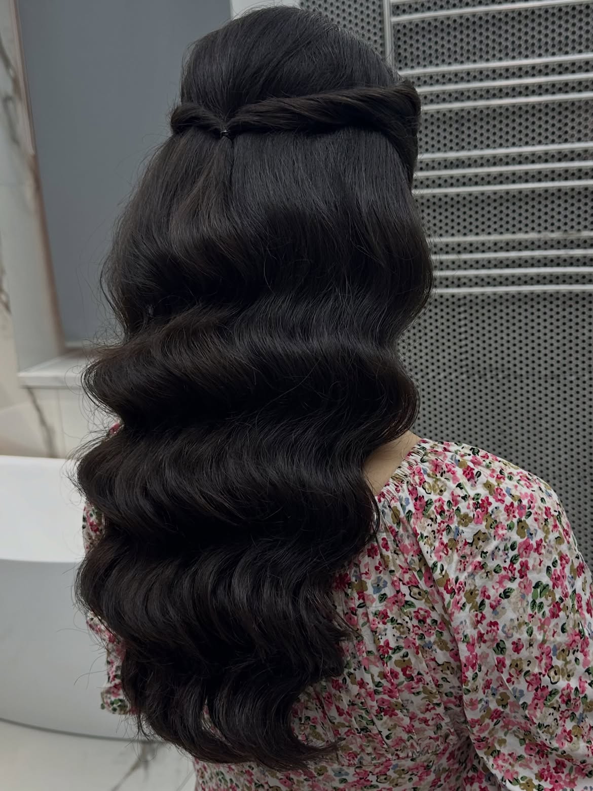 Voluminous Hollywood Waves Half-Up Twist
