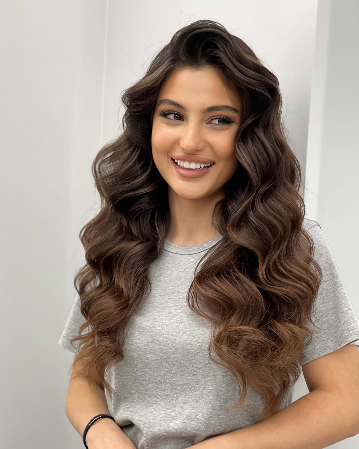 Voluminous Hollywood Waves With Bronde Balayage
