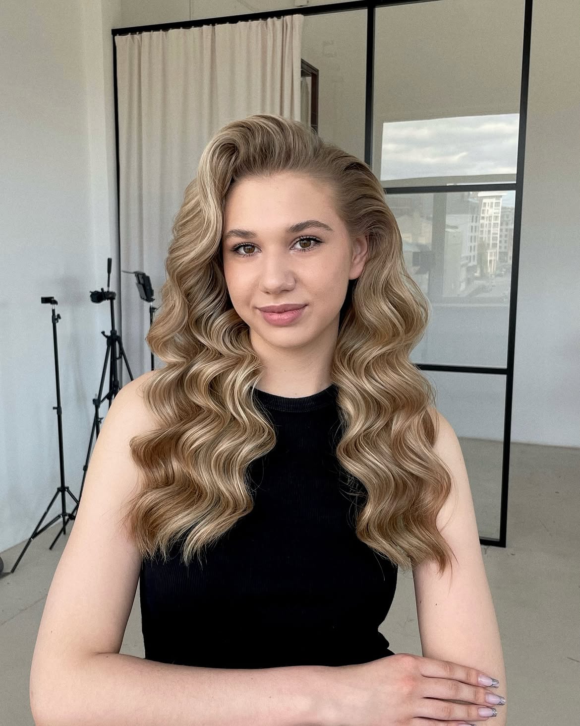 Voluminous Hollywood Waves With Honey Blonde Balayage