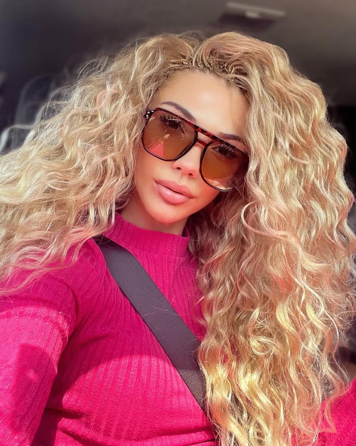 Voluminous Honey Blonde Crochet Braids