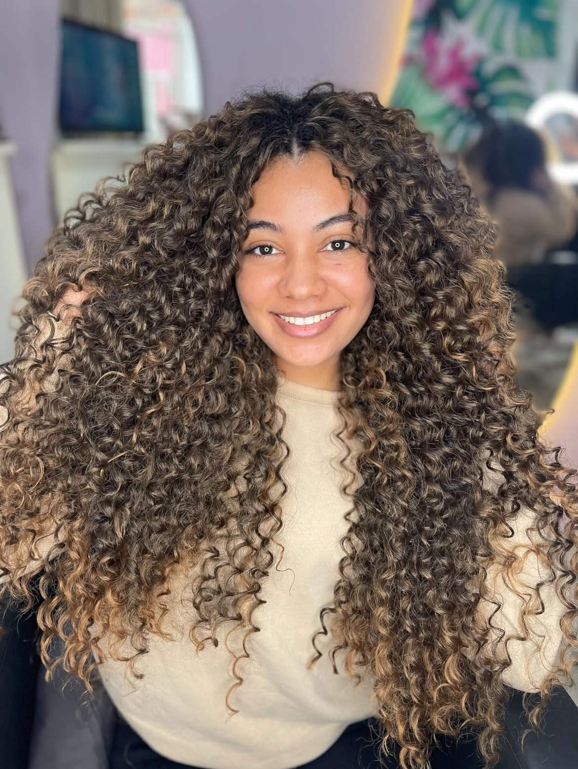Voluminous Honey Bronde Crochet Braids