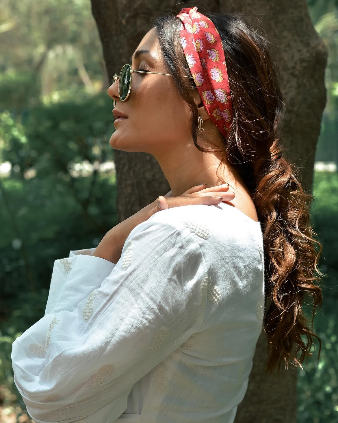 Wavy Low Ponytail With Vintage Floral Bandana