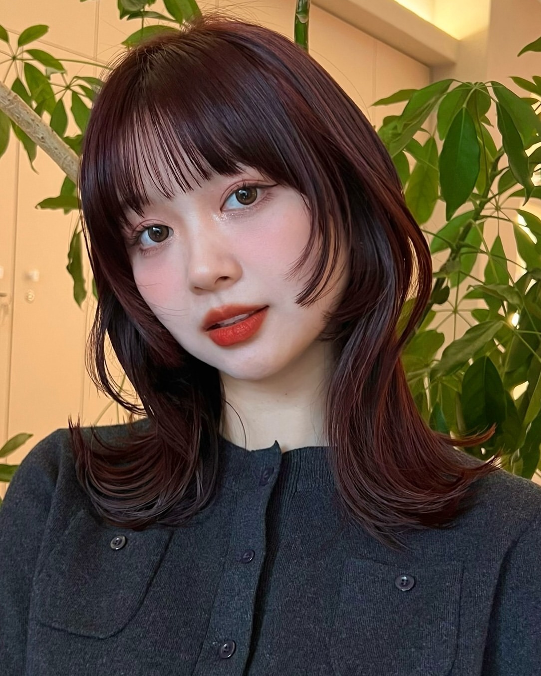 Wispy Fringe With Layered Collarbone Cut