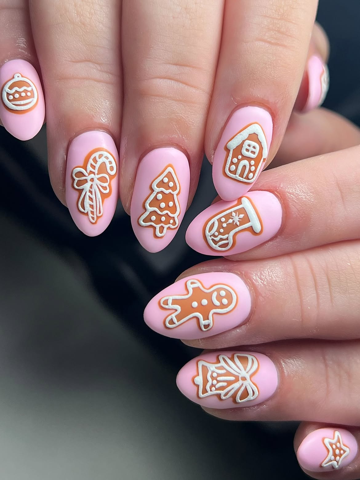 3D Gingerbread Cookie Christmas Oval Nails