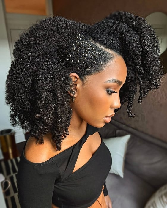 Collarbone Length Loose Curls With Pinned Sections — 4b Hairstyles