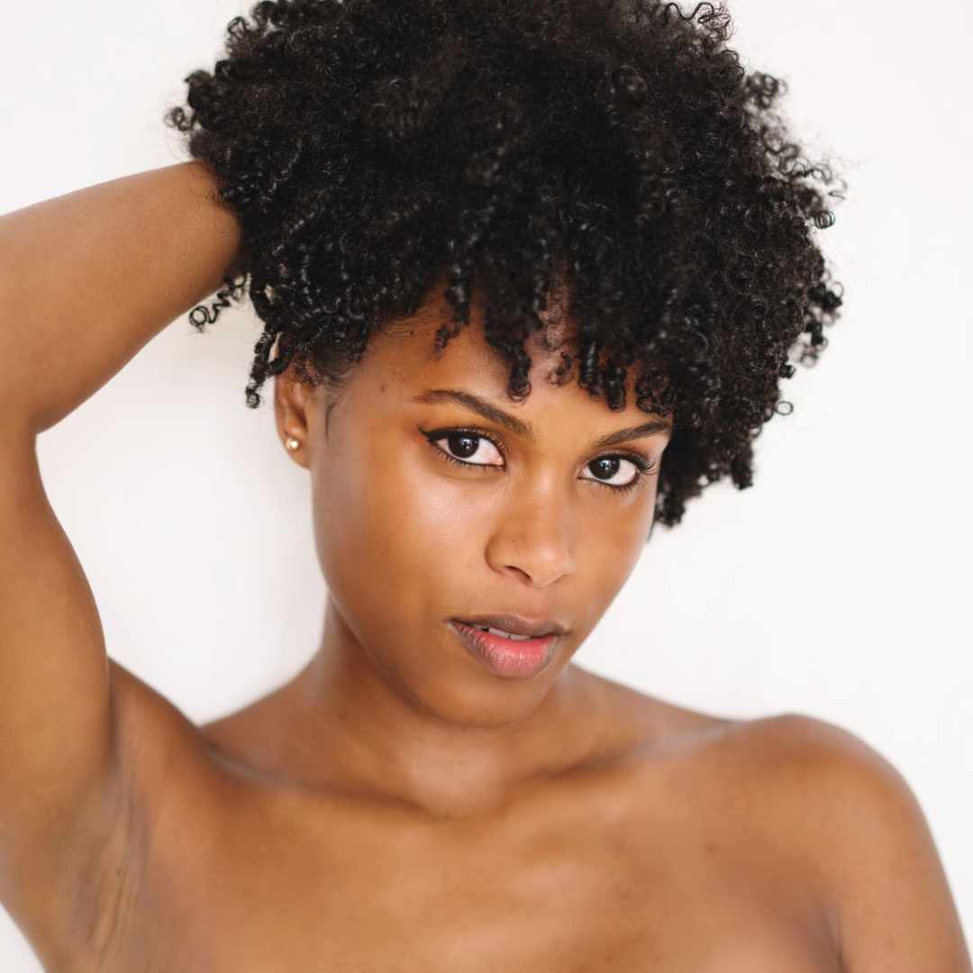 Collarbone Air-Dried Waves With Face-Framing Layers — 4b Hairstyles