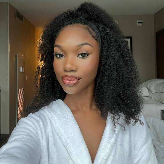 Mid-Back Length Blowout With Layers — 4b Hairstyles