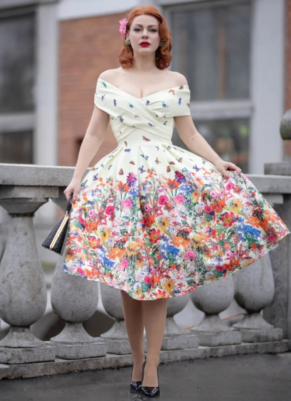 Floral Print Off-Shoulder Dress with Clutch — 50s Style